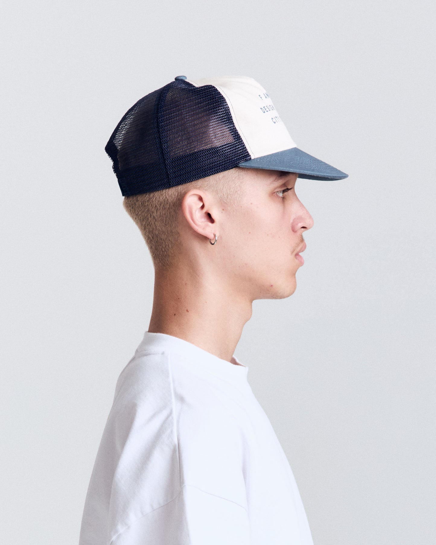 09 Cap - Ball Trucker - Off White/Blue